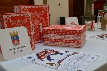 Presentación del proyecto 'Telde en Navidad' con presencia de Papá Noel y su esposa/TA.